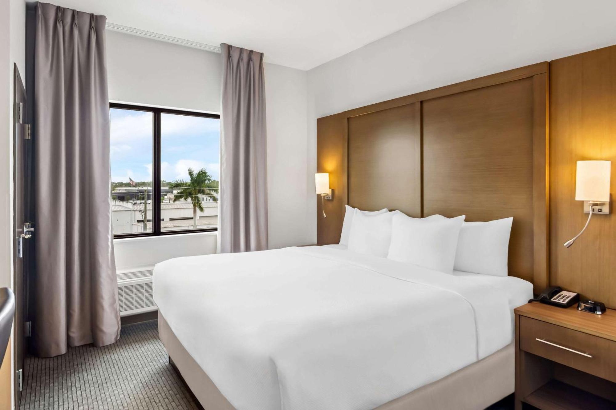 Comfort Suites Stuart-Hutchinson Island Esterno foto